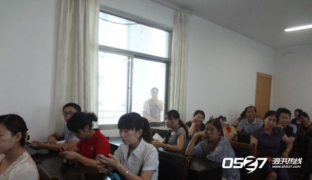 TL14CZM6]]}JZVAP8MOM91B.jpg