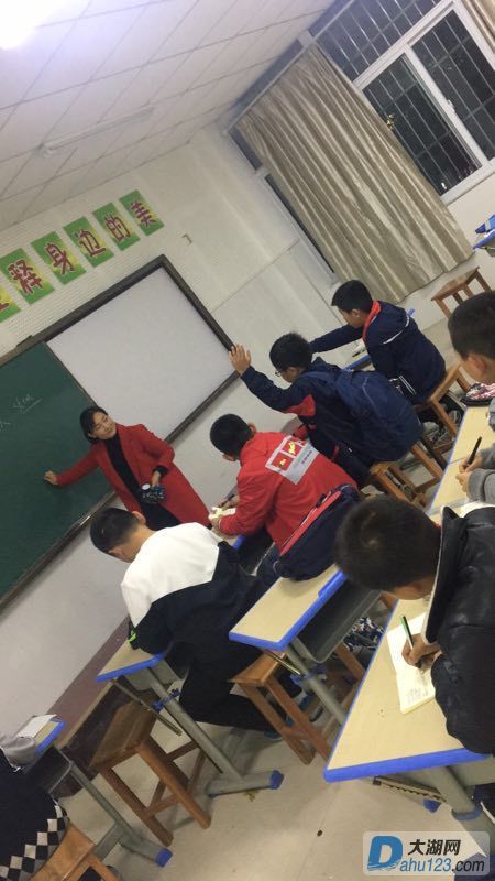 实验小学1022.jpg